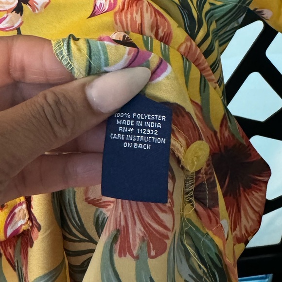 Pacific and Co. Hawaiian Floral Button Up Shirt - Picture 10 of 11